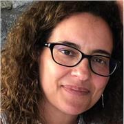 Profesora de apoyo escolar en clases presenciales, primaria y toda la ESO. Especialidad matemáticas, física y química. Castellano